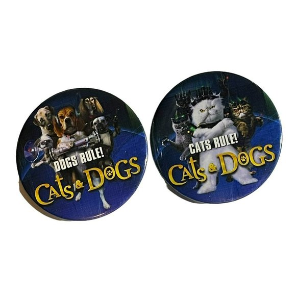 Vtg Pair Pinback Buttons Circular Cats vs. Dogs Cats Rule Dogs Rule Nostalgic - Picture 1 of 2